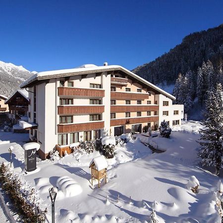 "Quality Hosts Arlberg" Hotel Garni Moessmer Sankt Anton am Arlberg Dış mekan fotoğraf