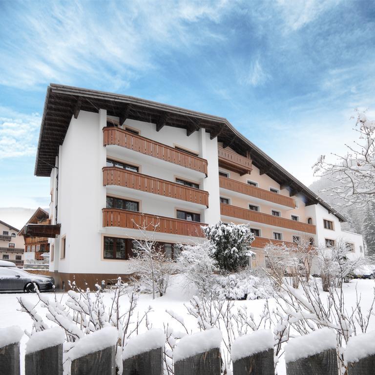 "Quality Hosts Arlberg" Hotel Garni Moessmer Sankt Anton am Arlberg Dış mekan fotoğraf