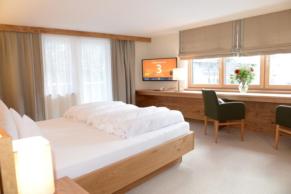 "Quality Hosts Arlberg" Hotel Garni Moessmer Sankt Anton am Arlberg Dış mekan fotoğraf