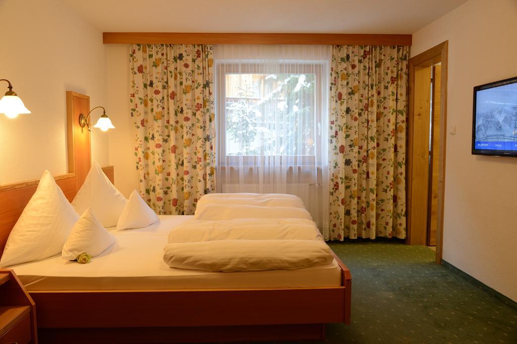 "Quality Hosts Arlberg" Hotel Garni Moessmer Sankt Anton am Arlberg Dış mekan fotoğraf