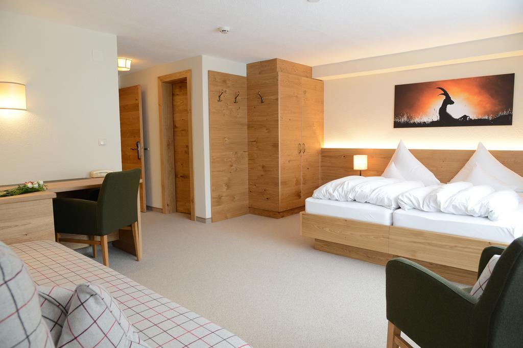 "Quality Hosts Arlberg" Hotel Garni Moessmer Sankt Anton am Arlberg Dış mekan fotoğraf